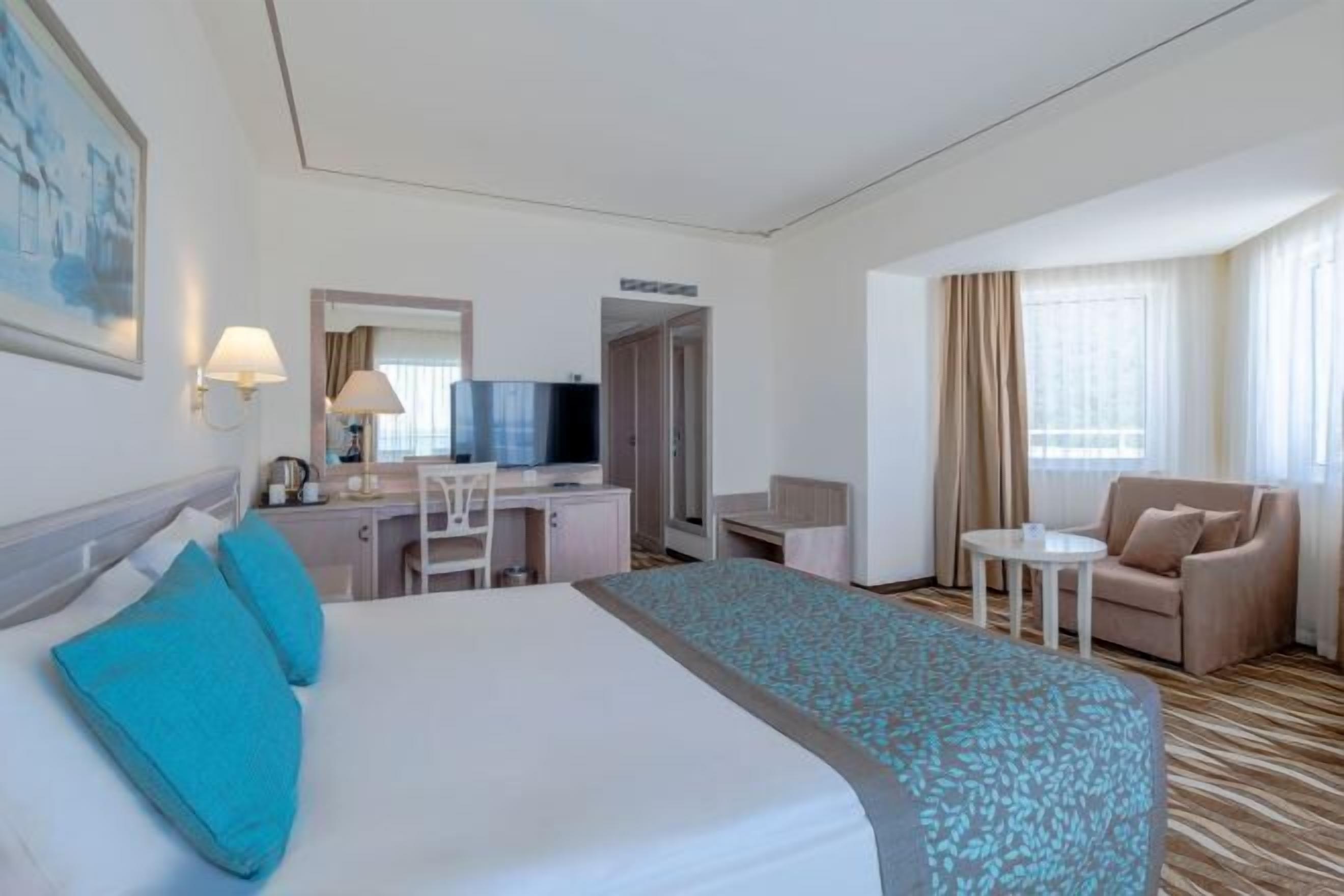 Premium bedding, free minibar items, in-room safe