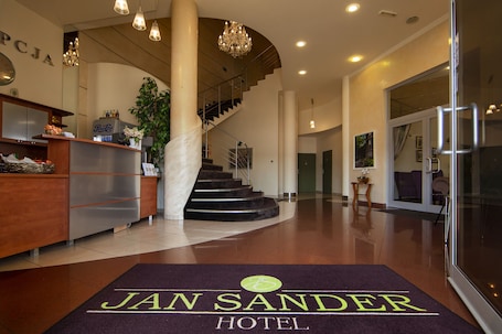 Recepción. Jan Sander Hotel