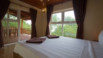 Vila, pemandangan samudra | Minibar, brankas, meja kerja, dan kedap suara