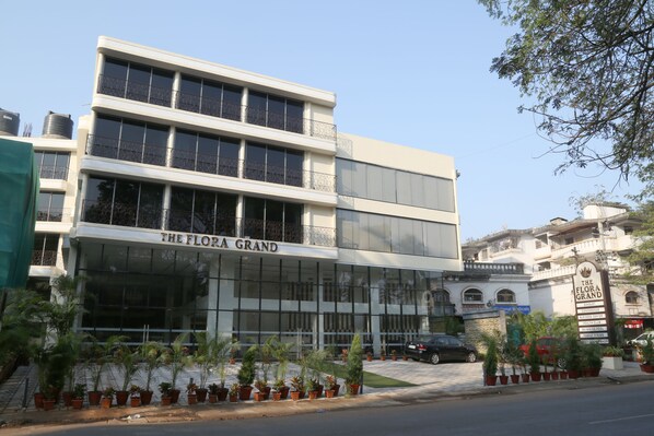 Front of property - The Flora Grand (Vasco da Gama)