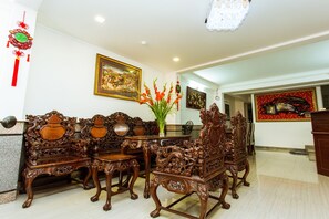 Lobby sitting area - Hotel Kim Yen (Ho Chi Minh City)