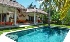 Outdoor pool - Villa Rustic Charm (Gili Trawangan)