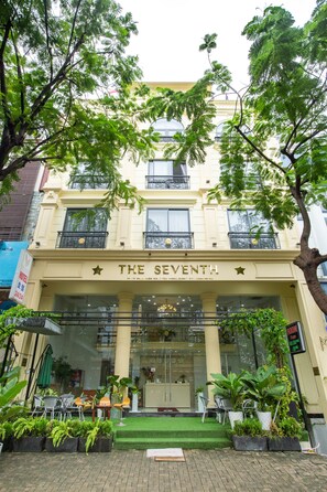 ด้านหน้าที่พัก