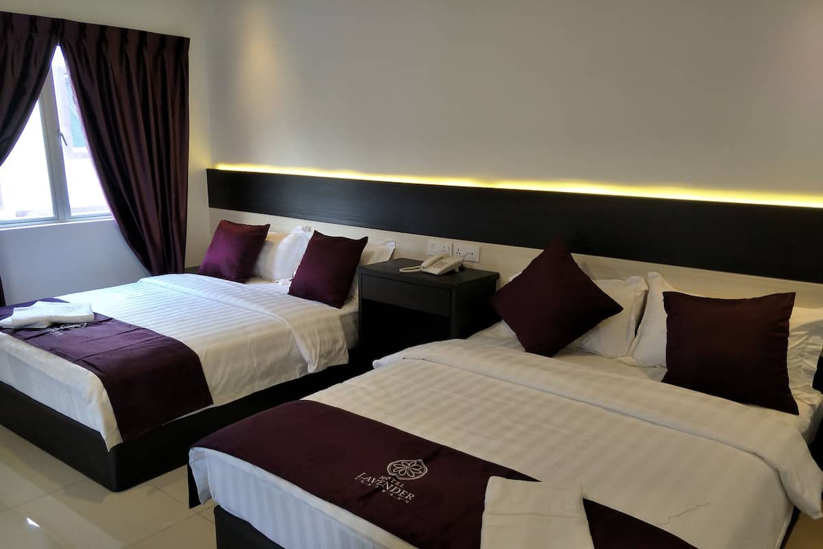 Family Quad | Desk, soundproofing, free WiFi, bed sheets
