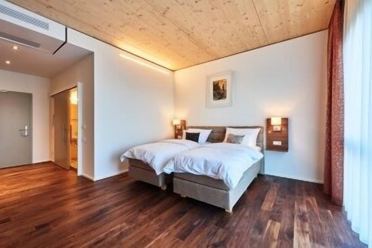 premium bedding, in-room safe, desk, soundproofing