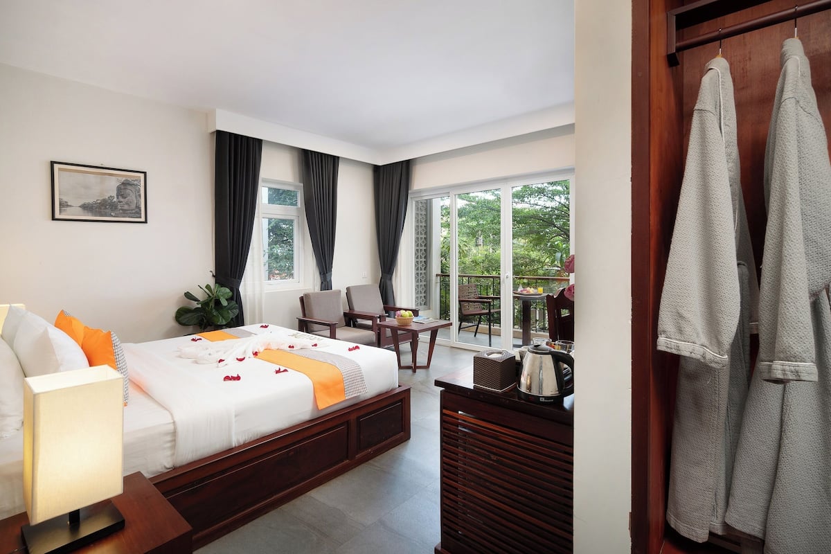 Studio Double With Balcony - Free Pick Up | Comodidades do quarto