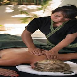 Couples treatment room(s), body treatments, aromatherapy, Thai massages