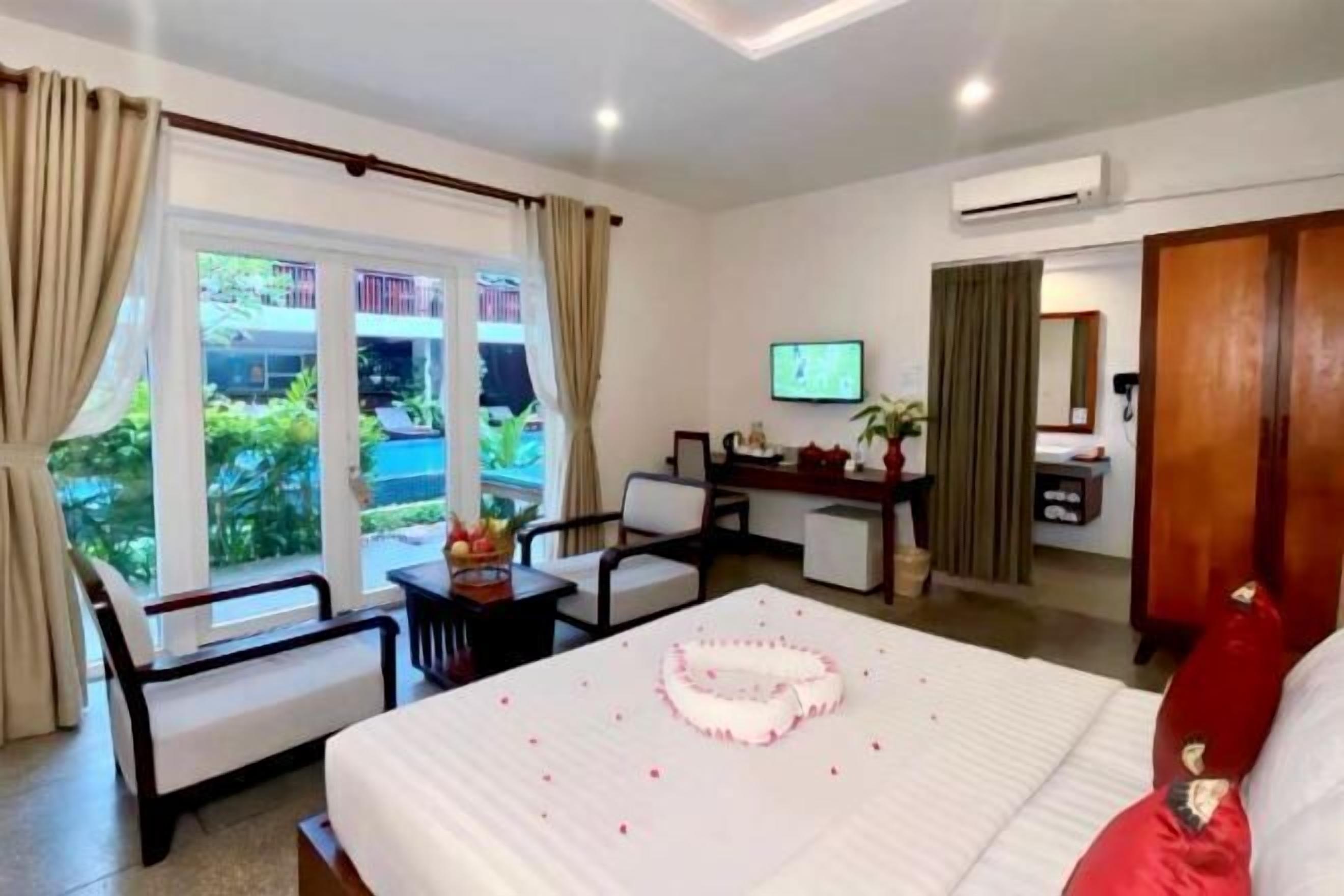 Egyptian cotton sheets, premium bedding, down duvets, pillow-top beds