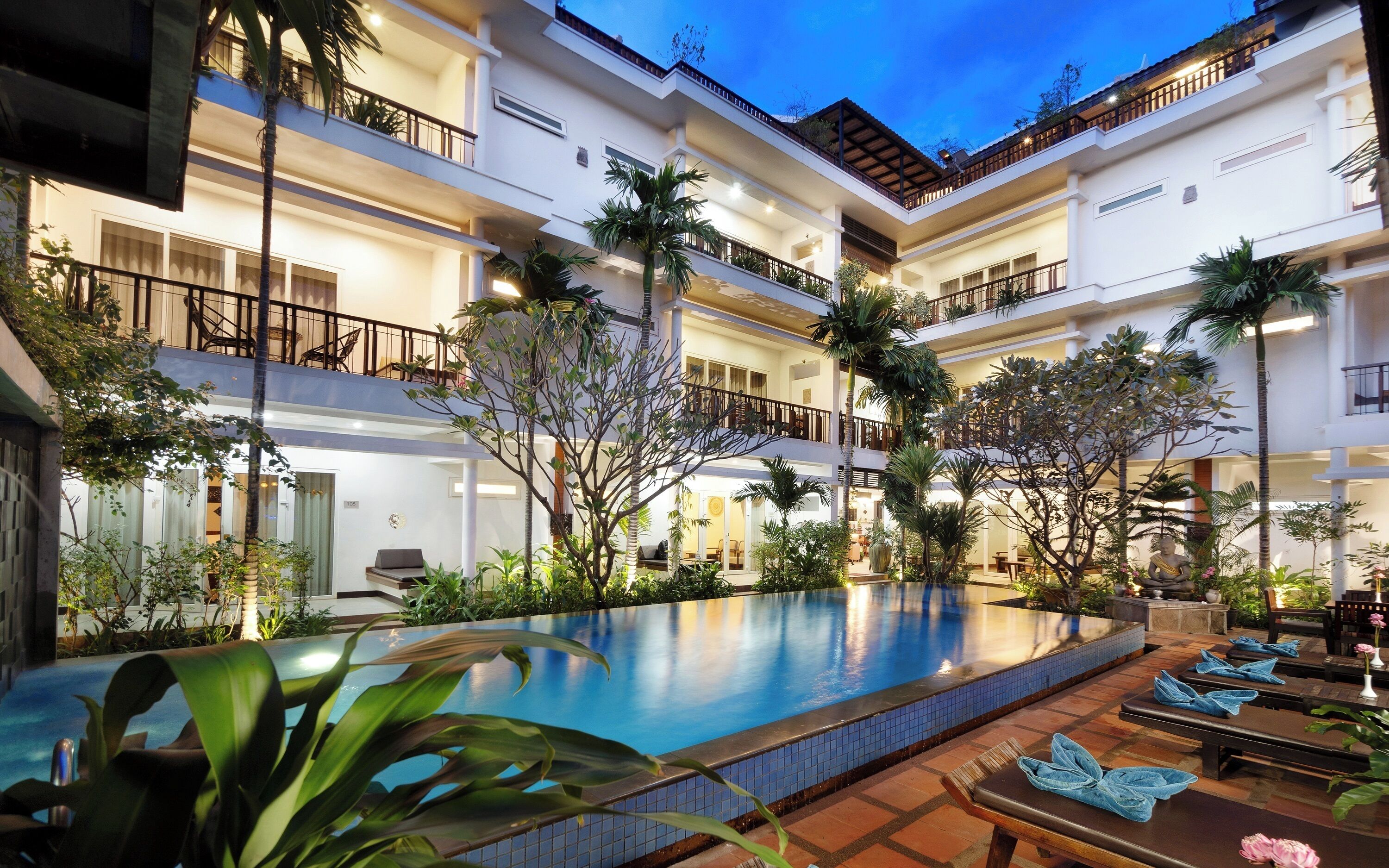 Hồ bơi ngoài trời, mở cửa từ 9:00 đến 21:00, dù/ô trên bãi biển/hồ bơi 