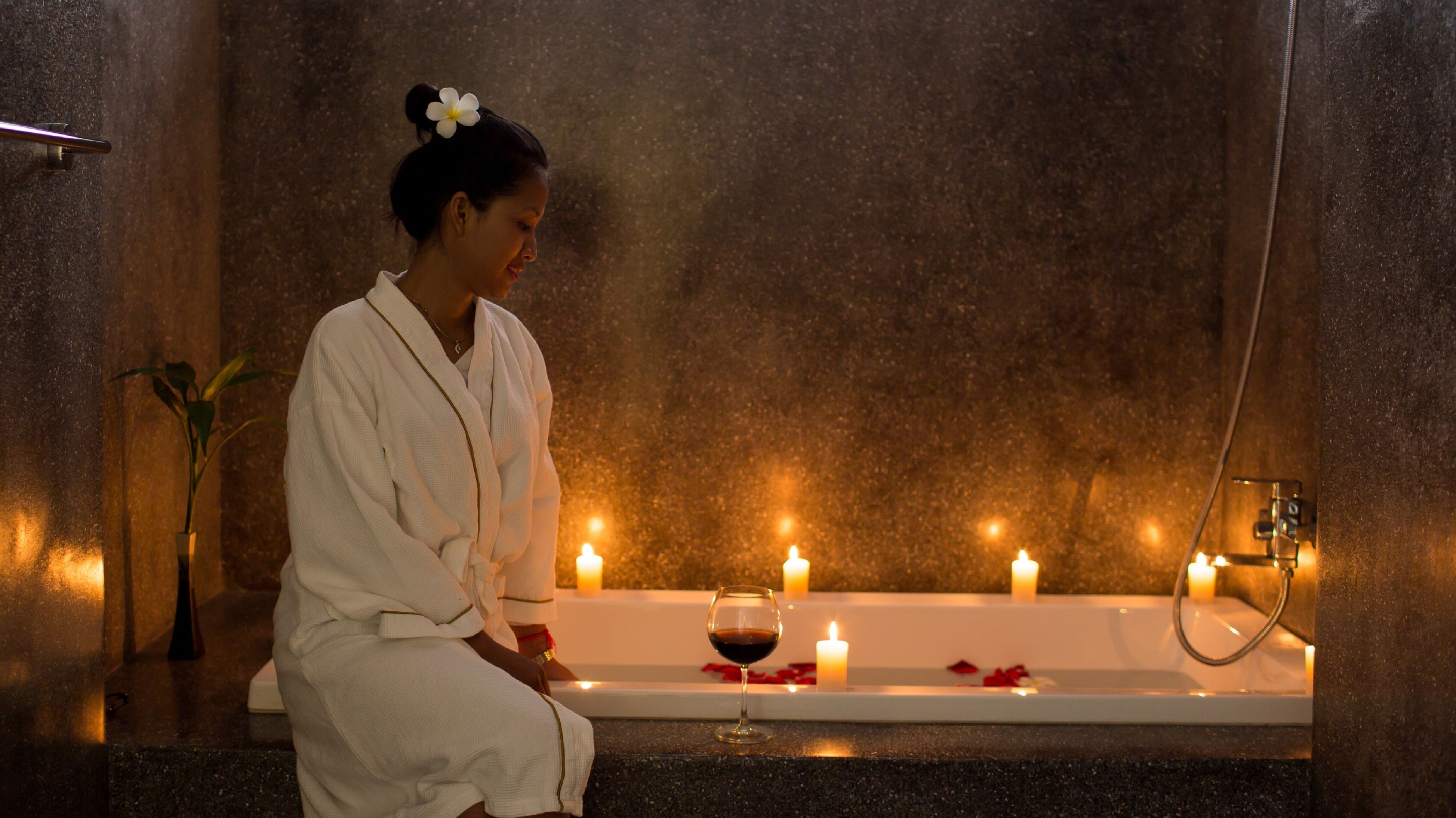 king suite with balcony pool view - free pick up | bathroom | designer toiletries, hair dryer, bathrobes, slippers