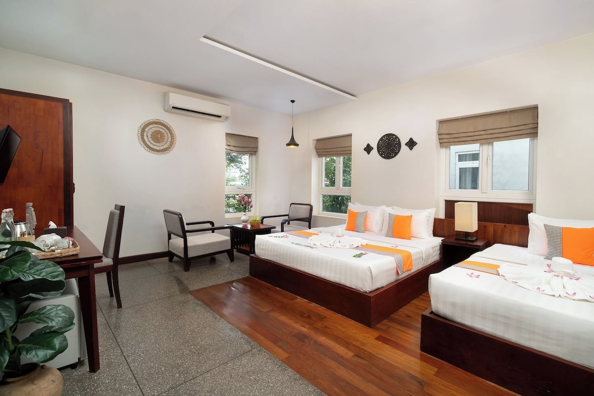 Family Suite With Terrace and Pool View - Free Pick Up | Comodidades do quarto