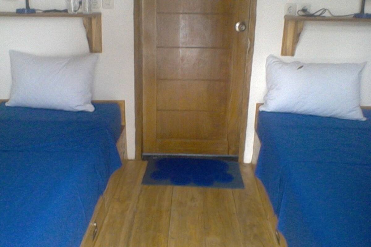 Habitación estándar con 2 camas individuales (Non AC) | Caja fuerte y wifi gratis