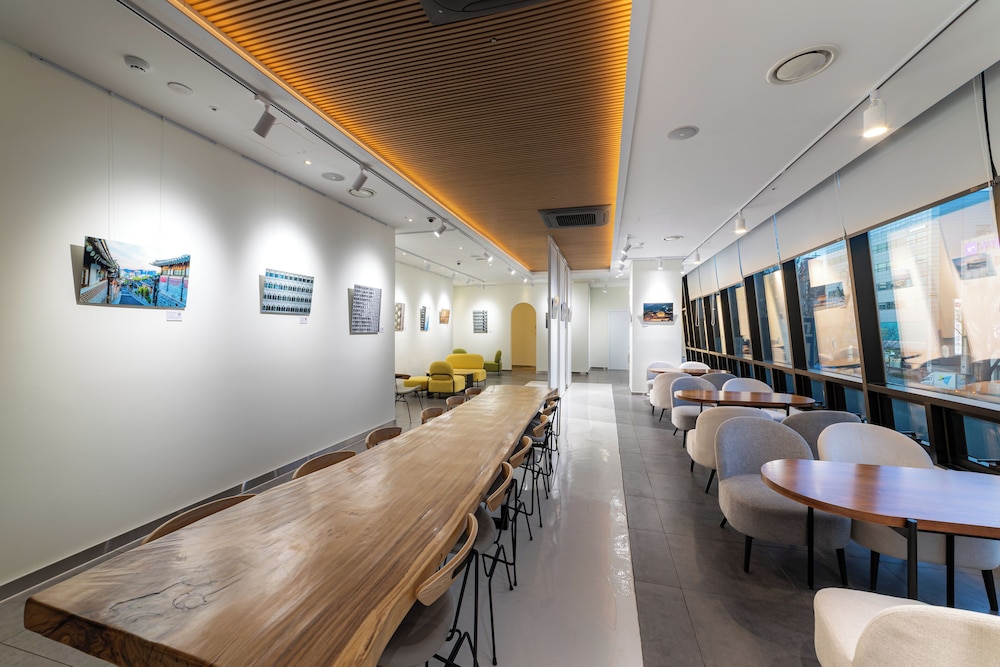 Hotel the Designers Seoul Station by null