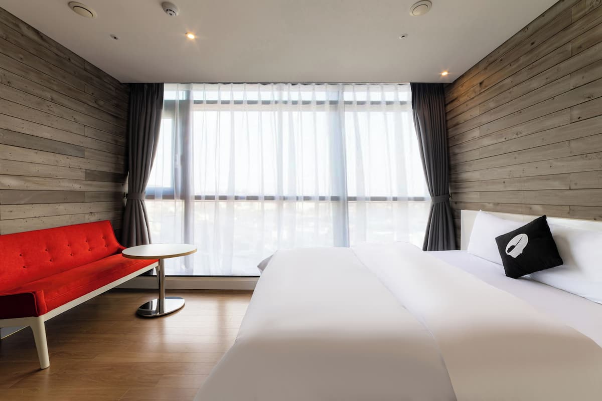 Superior Double City View | 1 bedroom, in-room safe, blackout drapes, soundproofing