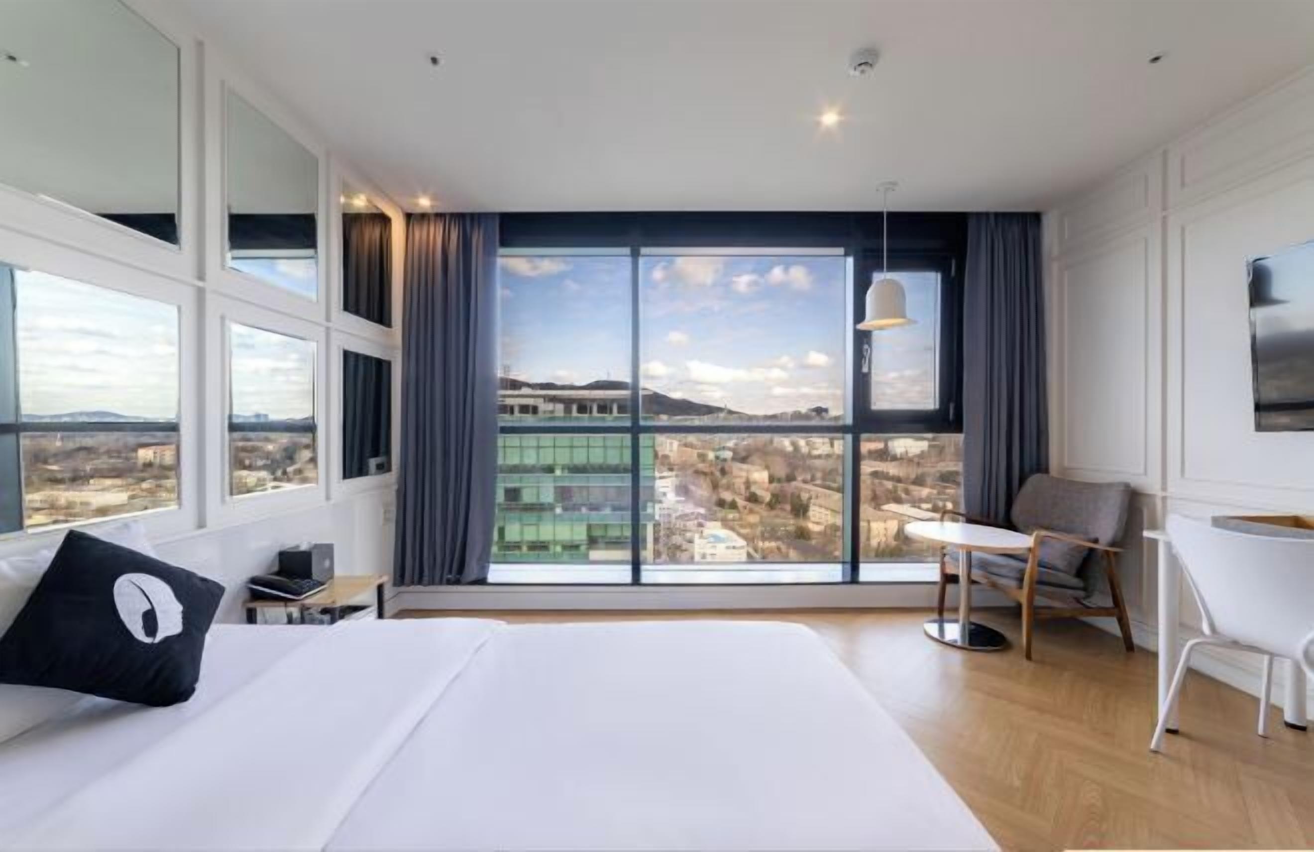 Coffres-forts dans les chambres, rideaux occultants