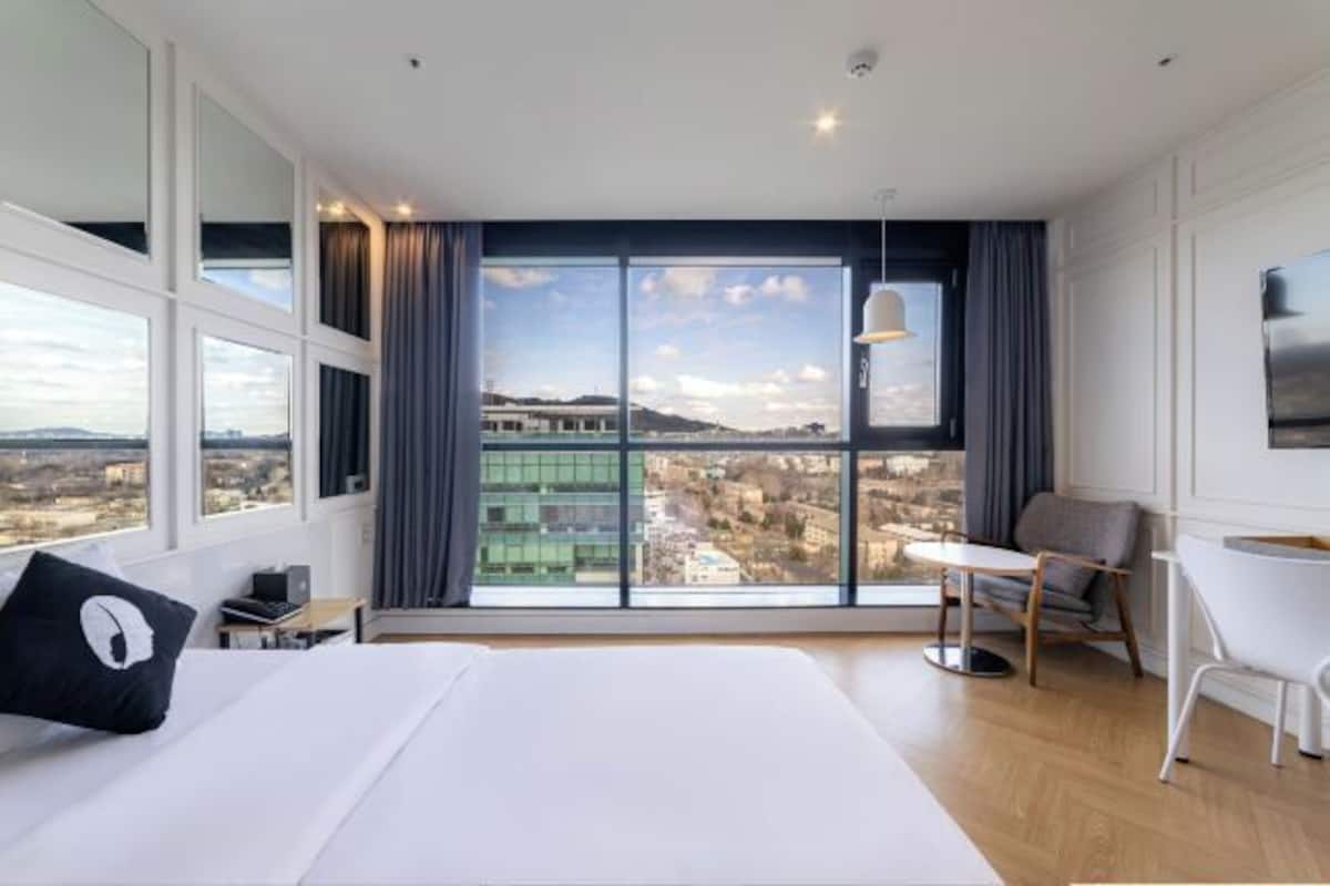 In-room safe, blackout drapes, soundproofing, iron/ironing board