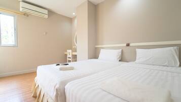 Superior Twin Room | 1 bedroom, blackout curtains, rollaway beds, free WiFi
