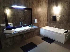 豪華雙人房, 花園景 | 浴室 | 免費梳洗用品、提供毛巾、番梘、洗頭水