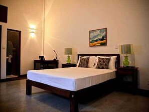 1 bedroom, desk, iron/ironing board, free WiFi