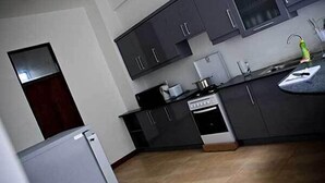 Fridge, microwave - Hill Residencies (Mount Lavinia)