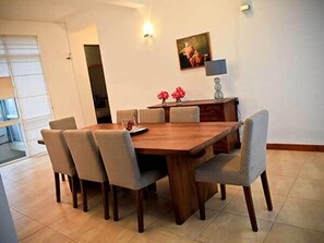 Dining - Hill Residencies (Mount Lavinia)