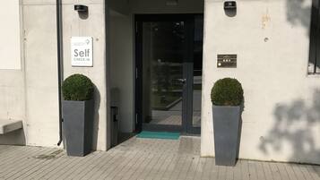 EntrĂ©e de lâhĂ©bergement