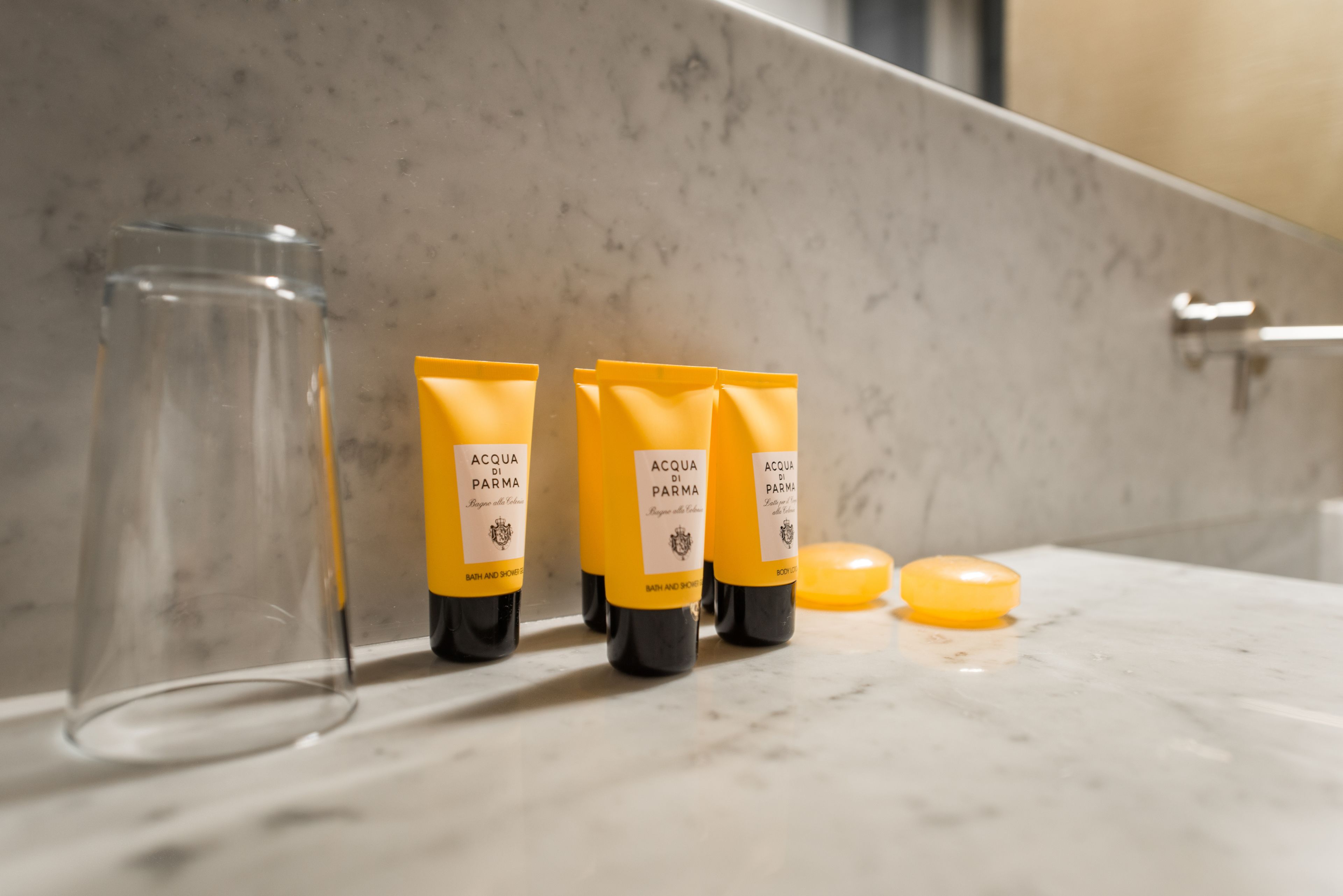 standard double room | bathroom | shower, free toiletries, slippers, bidet