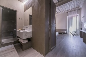 Deluxe Suite, 2 Bedrooms | Premium bedding, in-room safe, desk, soundproofing - Hotel dei Barbieri (Rome)