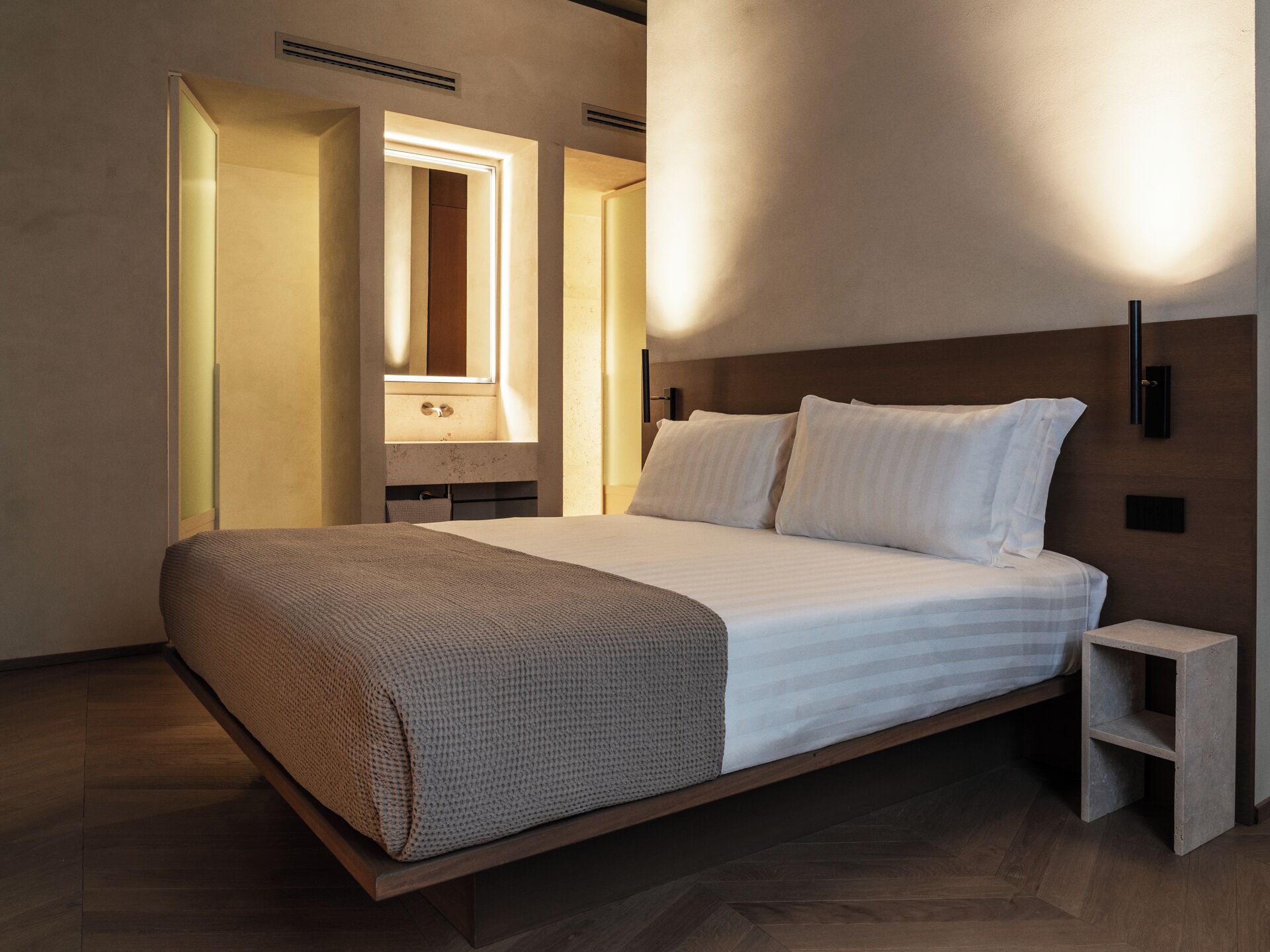 Premium bedding, in-room safe, desk, soundproofing