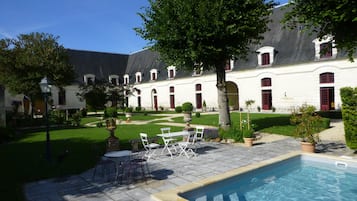 Piscine extérieure (ouverte en saison)