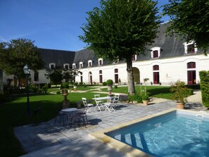 Seasonal outdoor pool - Le Clos Chavigny (Lerne)
