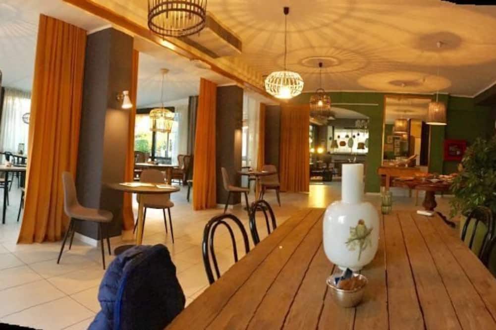 WuHostel