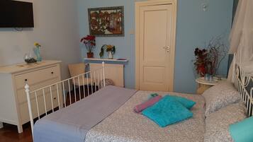 Double Room, Shared Bathroom | Premium bedding, down comforters, individually furnished, desk
