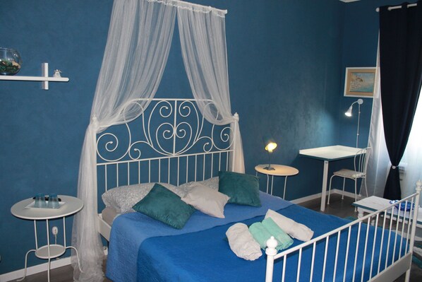 Double Room, Shared Bathroom | Premium bedding, down comforters, individually furnished, desk