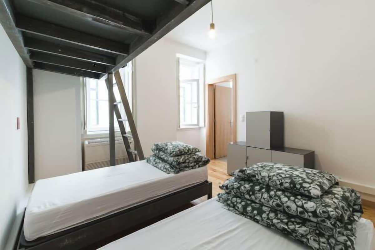 Wi-fi (inkludert) og sengetøy