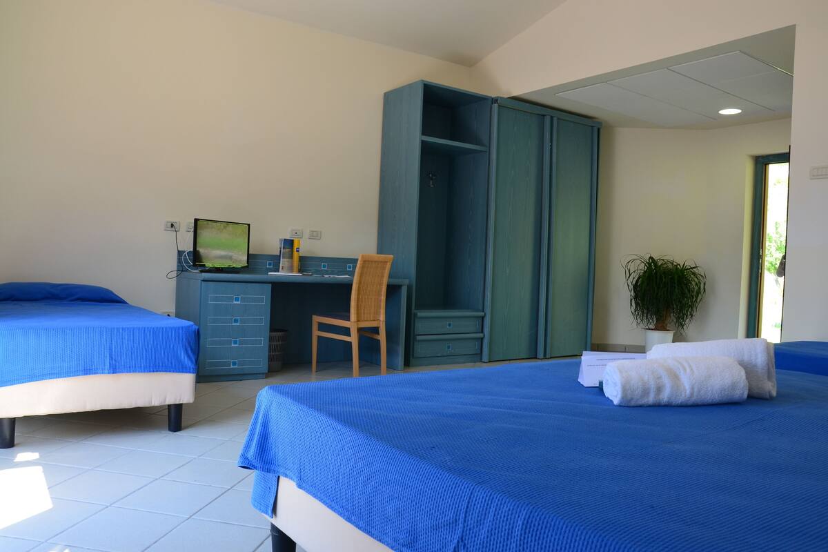 Superior Triple Room | Premium bedding, minibar, desk