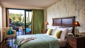 Minibar, lydisolert, barnesenger (inkludert) og wi-fi (inkludert)