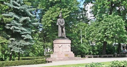 Sunny Grand Apartment By Old Town