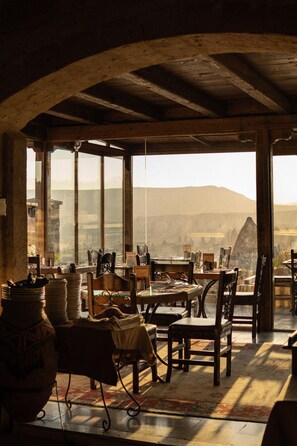 บริการอาหารเช้า อาหารกลางวัน อาหารเย็น, อาหารตุรกี