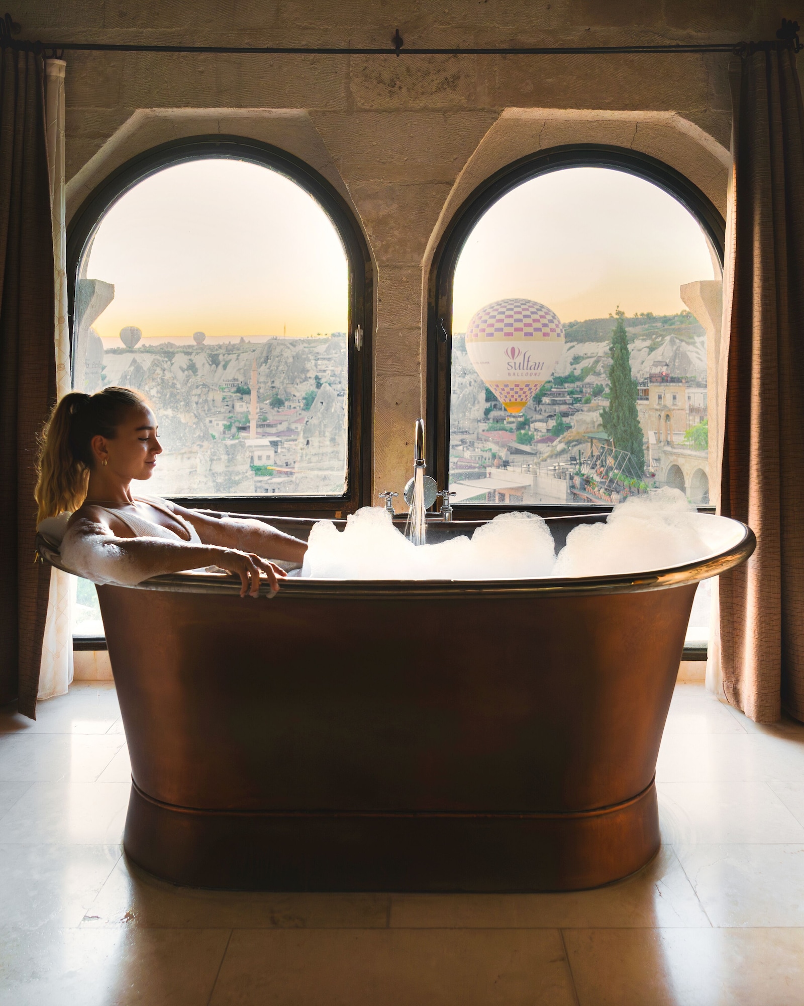 Presidential Room | Minibar, in-room safe, free WiFi, bed sheets