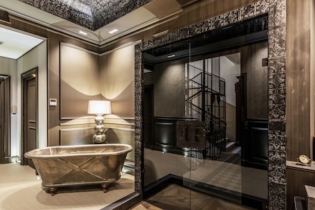 Entrada interior. Forvm boutique Hotel