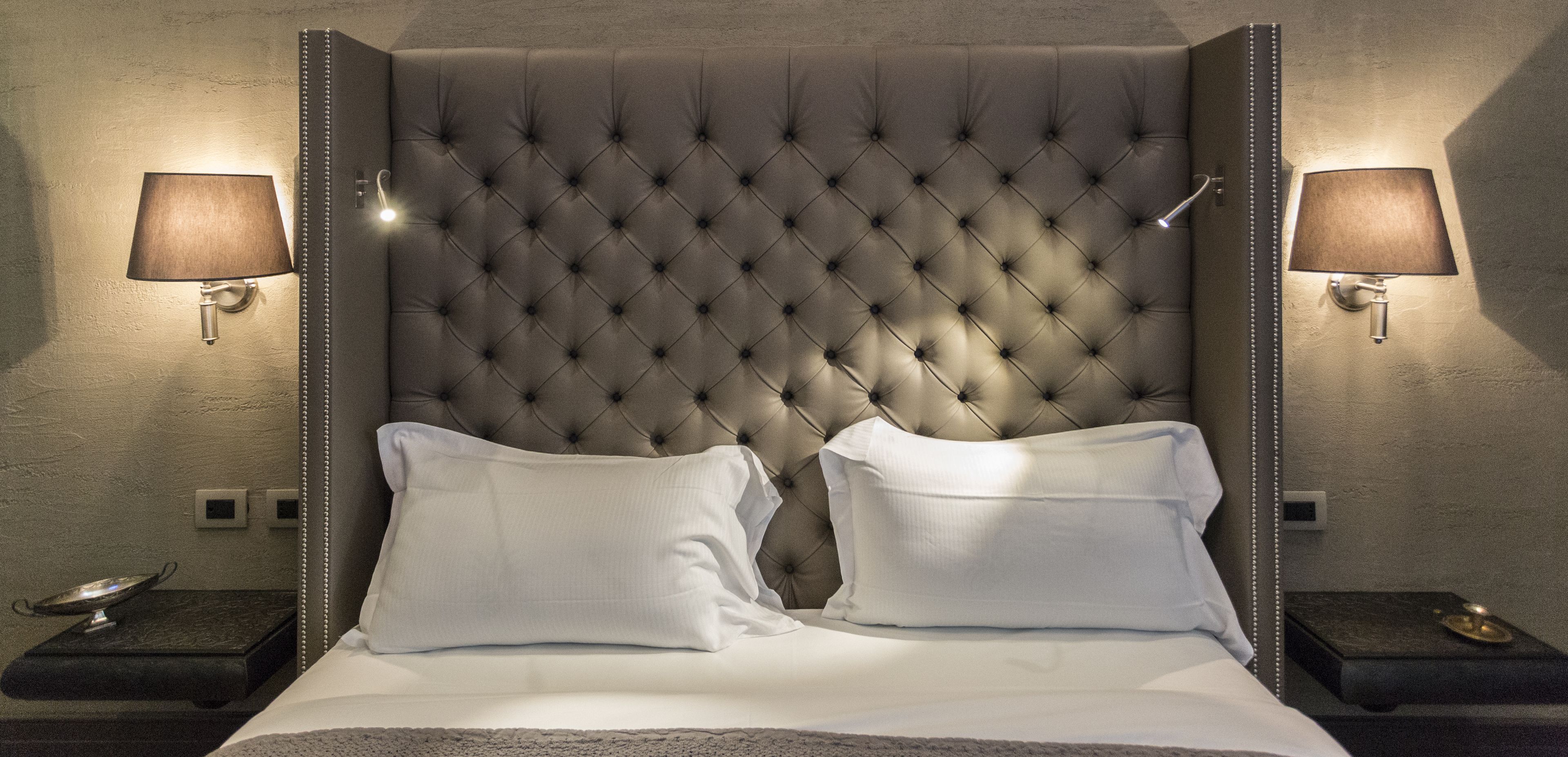 Luxe tweepersoonskamer, 1 kingsize bed, privébadkamer, bijgebouw | Een minibar, een kluis op de kamer, geluiddichte muren