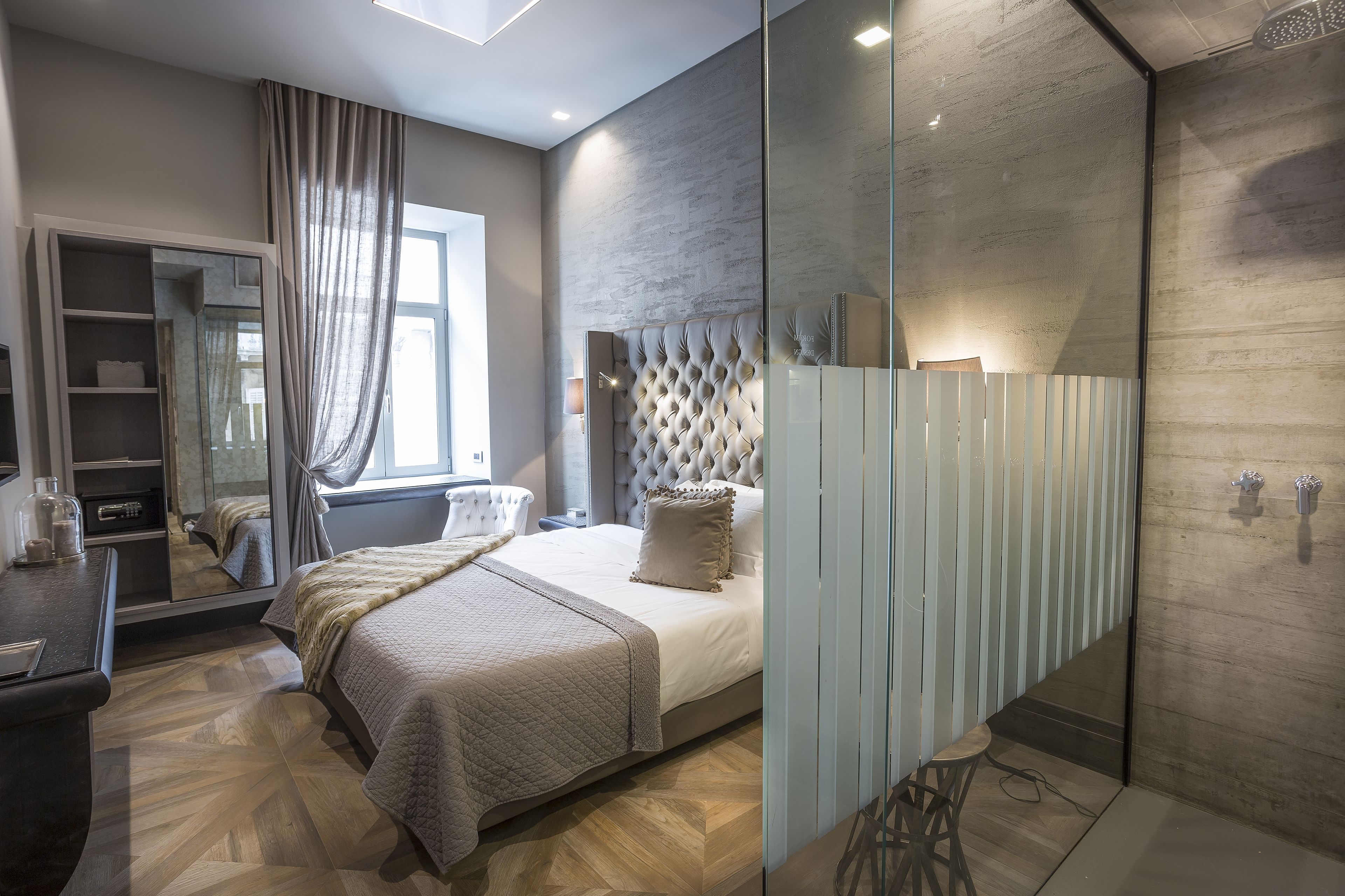 luxury double room, 1 king bed, private bathroom, annex building | minibar, in-room safe, soundproofing, iron/ironing board