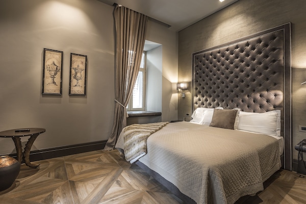 Minibar, in-room safe, soundproofing, iron/ironing board