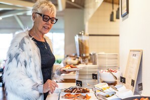 Tägliches inbegriffenes Frühstücksbuffet