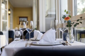 Lunch and dinner served, ocean views  - Hotell Refsnes Gods - by Classic Norway Hotels (Moss)