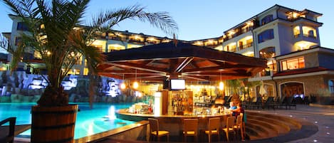 Poolside bar