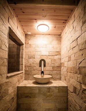 Sauna, hot tub, steam room, massage/treatment rooms - The Vineyards Spa & Resort (Pomorie)