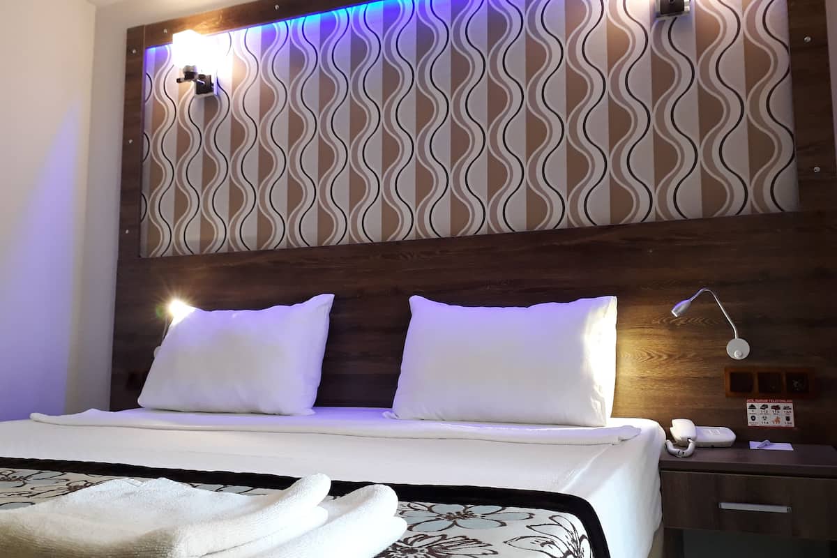 1 bedroom, egyptian cotton sheets, premium bedding, minibar