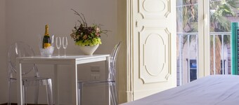 Napoli Class Luxury Rooms & Suites